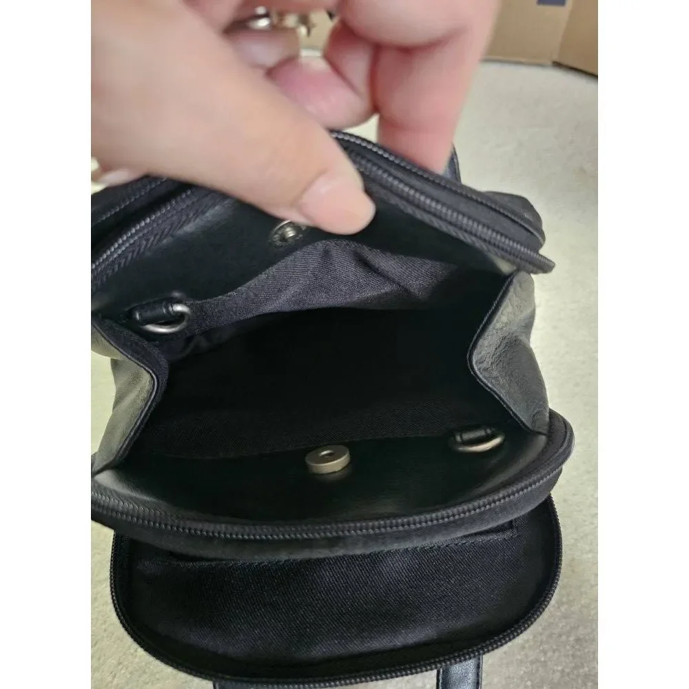 #70 Kenneth Cole Reaction crossbody pouch, black - Picture 6 of 7